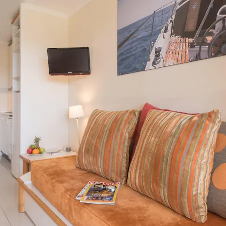 Village Pierre & Cap Esterel ホリデーパーク 3*