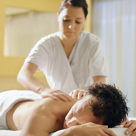 Village Pierre & Cap Esterel ホリデーパーク 3*