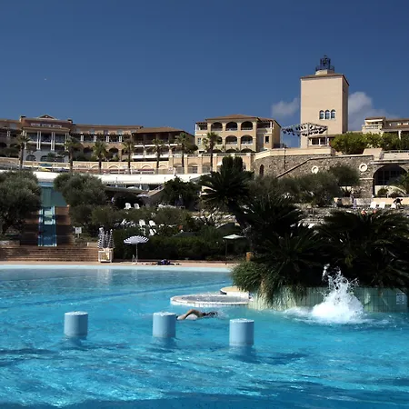 ホリデーパーク Village Pierre & Cap Esterel Saint-Raphaël