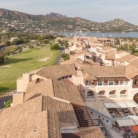 ホリデーパーク Village Pierre & Cap Esterel 3*