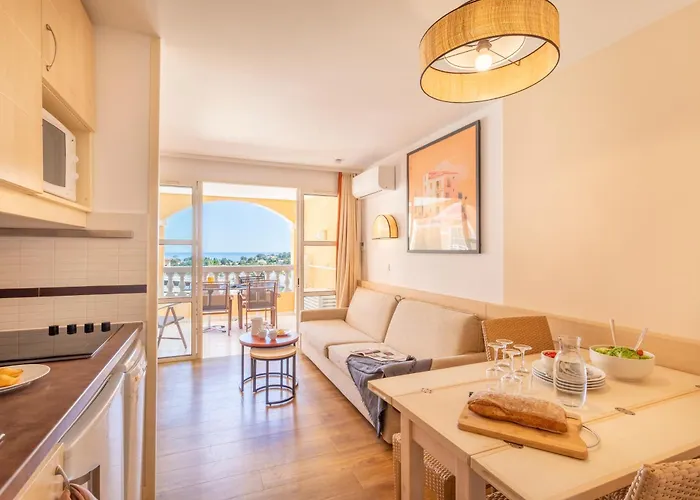 Village Pierre & Cap Esterel 假日公园 3*