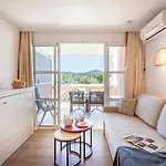 ホリデーパーク Village Pierre & Cap Esterel 3*