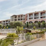 Village Pierre & Cap Esterel Vakantiepark Saint-Raphaël