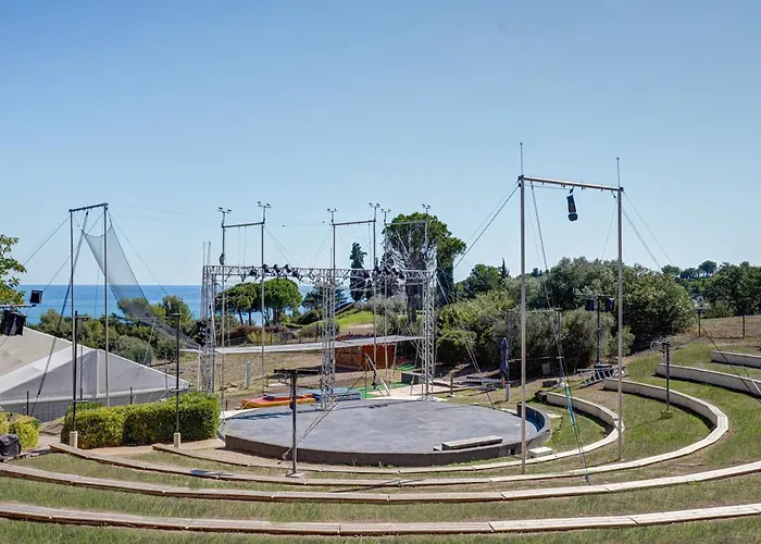 Village Pierre & Cap Esterel 3* Сен-Рафаэль