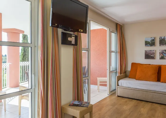 Village Pierre & Cap Esterel Ferienpark 3*