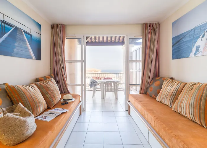 Village Pierre & Cap Esterel 3* Сен-Рафаэль