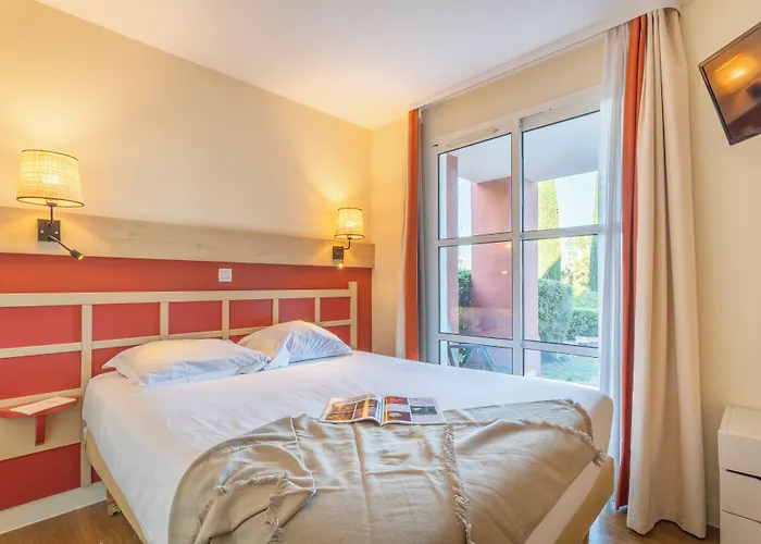 Village Pierre & Cap Esterel 3* Сен-Рафаэль